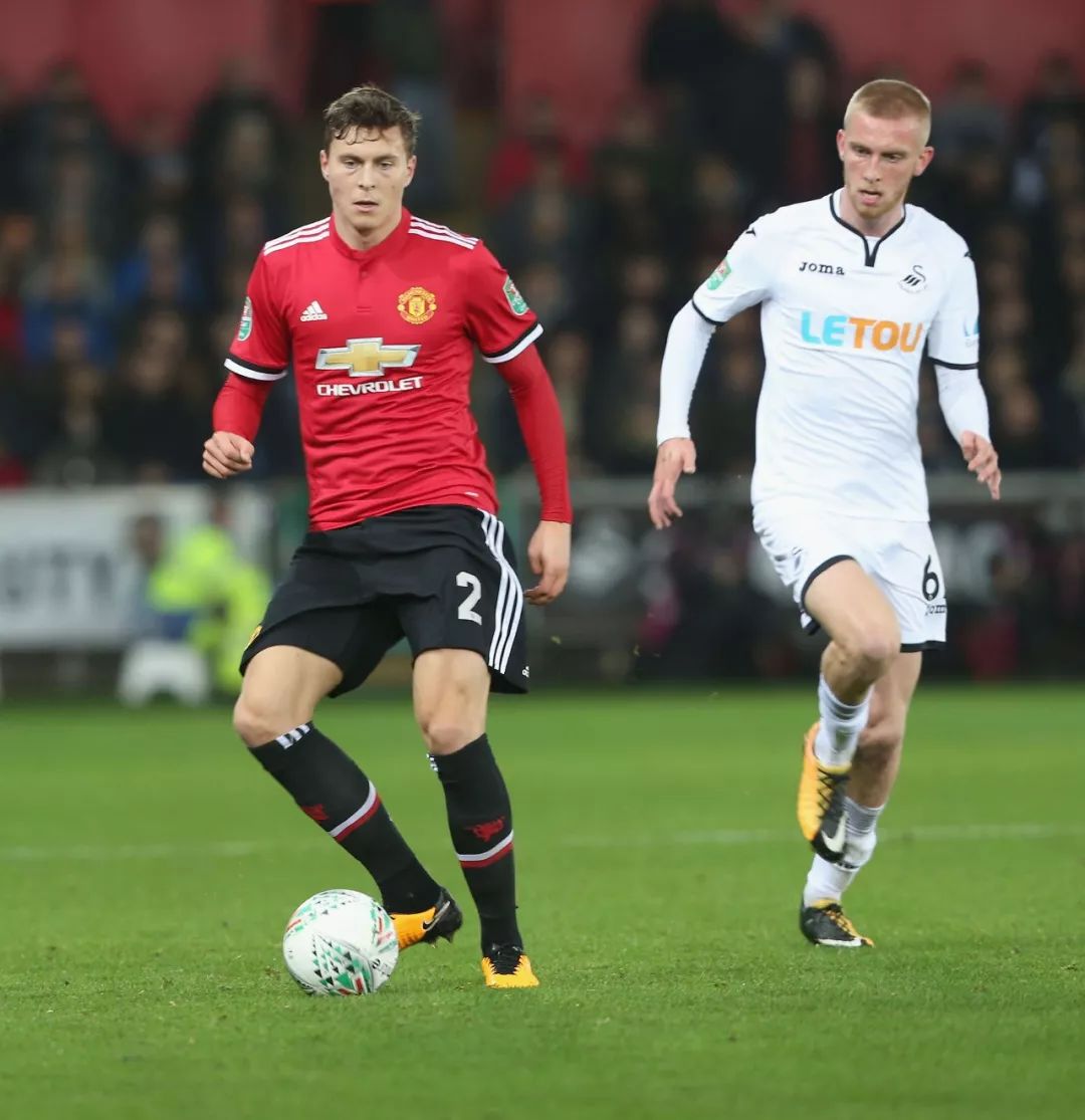 塔身穿伴娘 塔身穿伴娘